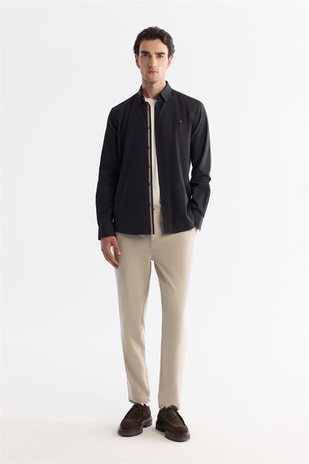 Siyah Düğmeli Yaka %100 Pamuk Desenli Gömlek