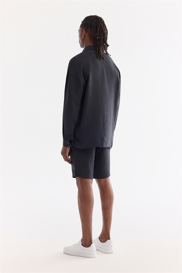 Siyah Alttan Britli Yaka Nefes Alan Soft Touch Gömlek