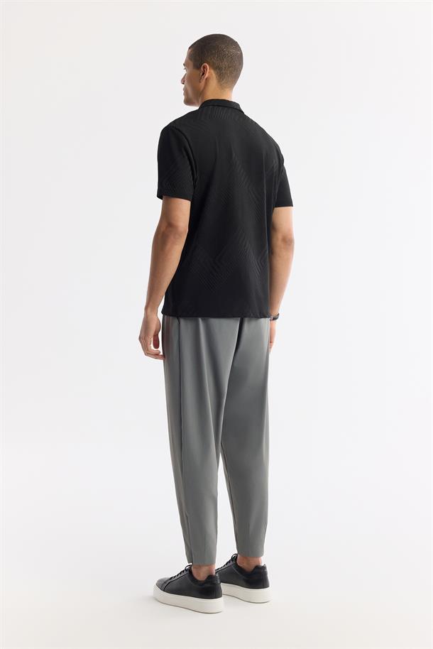 Siyah Apaj Yaka Çizgili Jakarlı Elastan T-Shirt