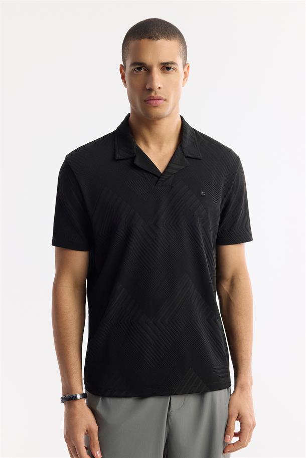 Siyah Apaj Yaka Çizgili Jakarlı Elastan T-Shirt