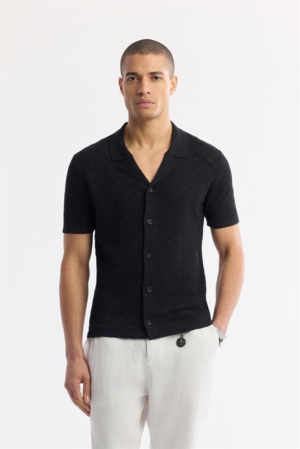 Siyah Apaj Yaka Pamuklu Triko T-Shirt