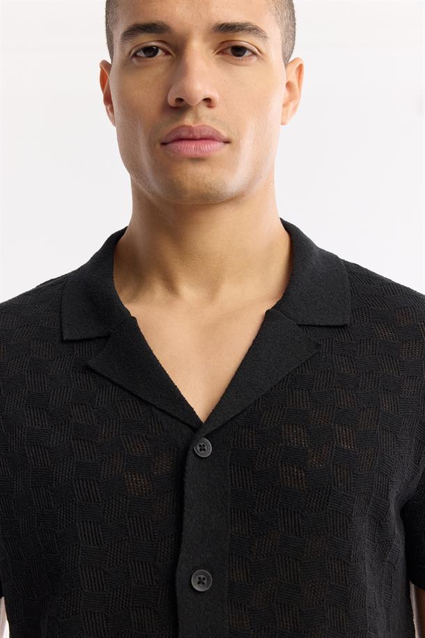 Siyah Apaj Yaka Pamuklu Triko T-Shirt