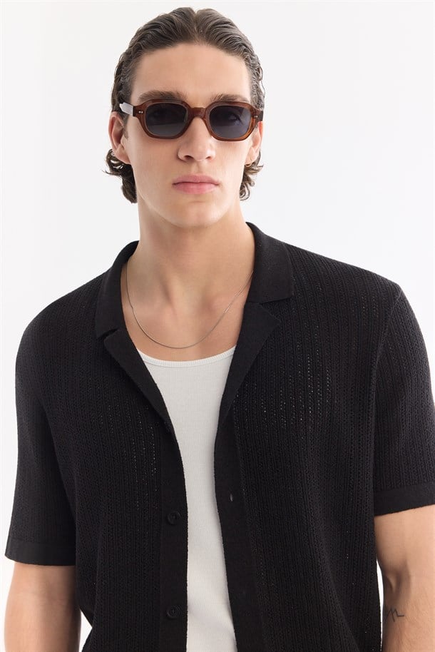 Siyah Apaj Yaka Önden Düğmeli Soft Touch Kısa Kollu Triko T-Shirt