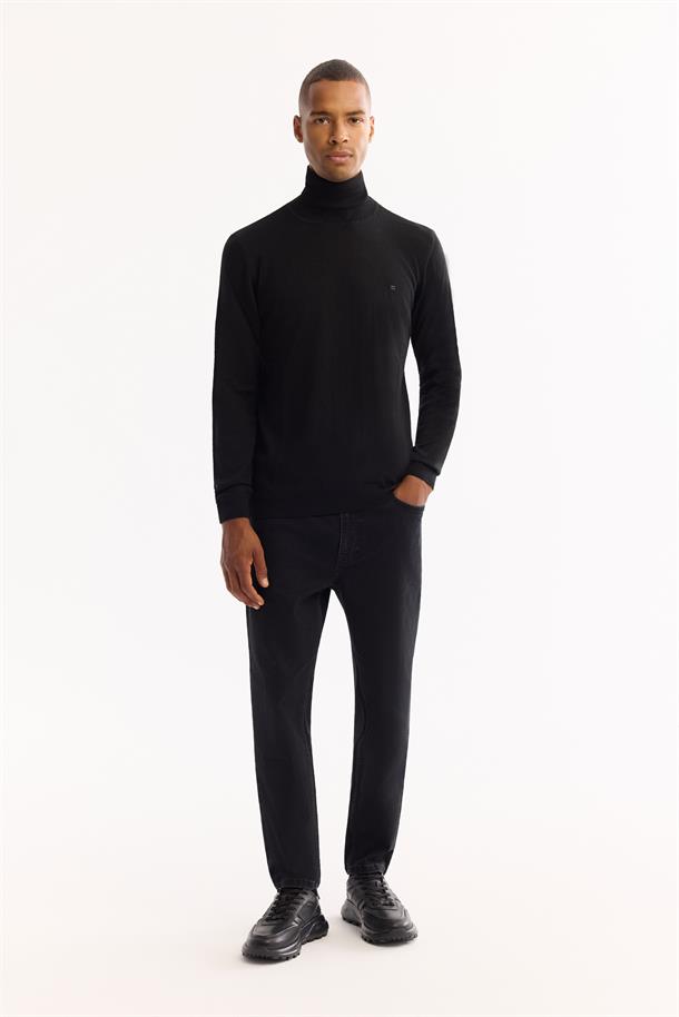 Siyah Balıkçı Yaka Yün Karışımlı Triko Kazak