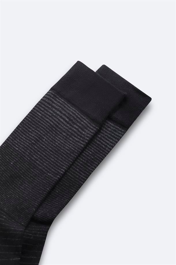 Siyah Bambu Desenli Soket Çorap