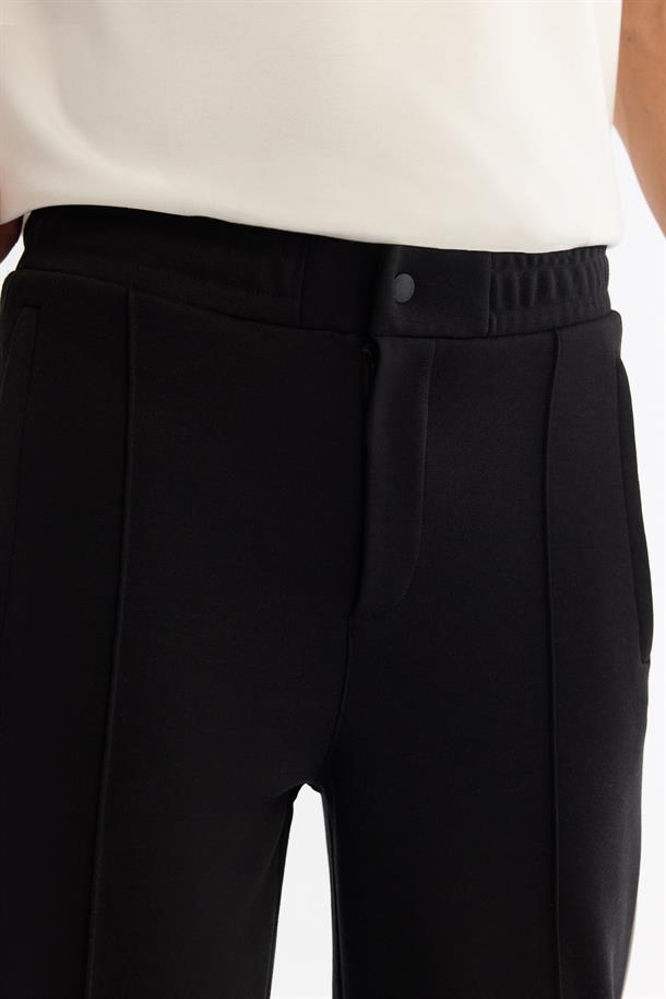 Siyah Beli Lastikli Baskılı Elastan Eşofman Altı