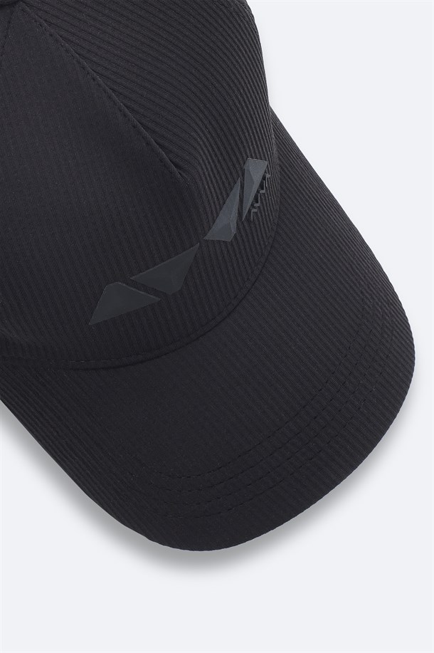 Siyah Baskılı Şapka