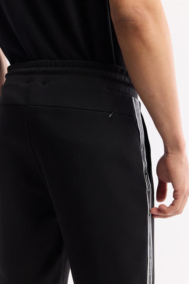 Siyah Beli Lastikli Bağcıklı Bi-Stretch İnterlok Örme Şort