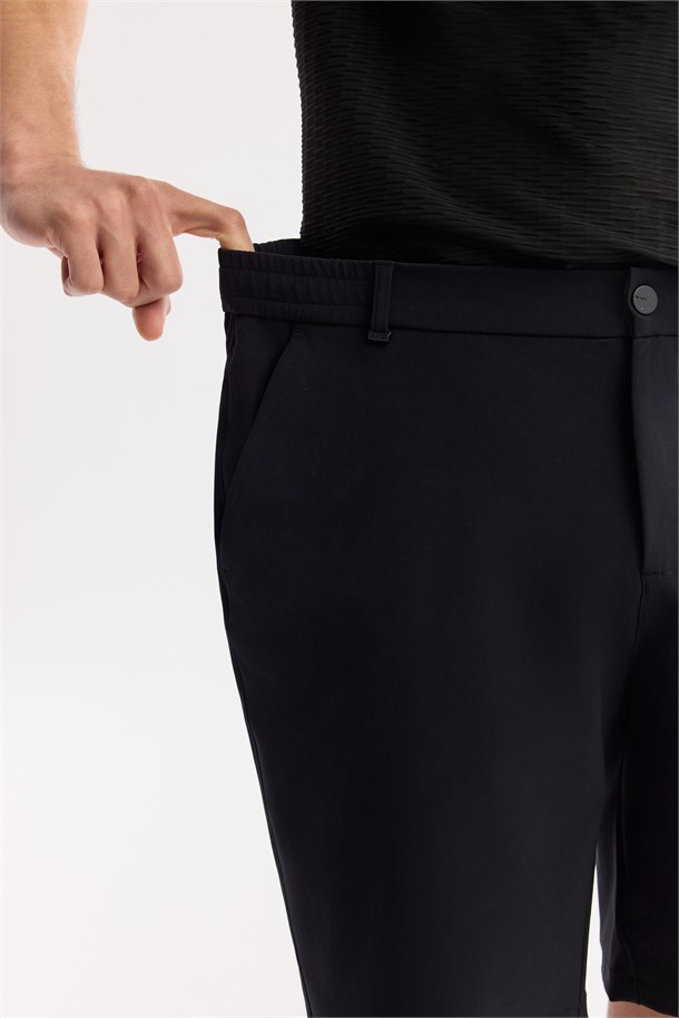 Siyah Beli Lastikli Bi-Stretch Teknik Kumaş Şort