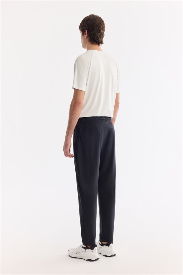 Siyah Beli Lastikli Kırışmaz Hızlı Kuruyan Teknik Kumaş Eşofman Altı