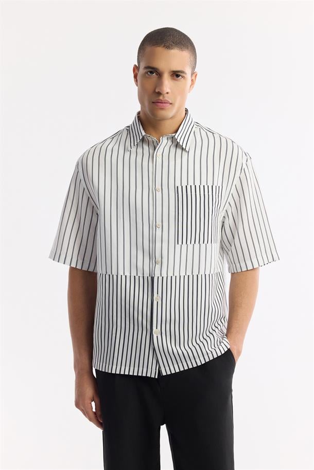 Siyah-Beyaz Klasik Yaka Viskon Karışımlı Kısa Kol Gömlek