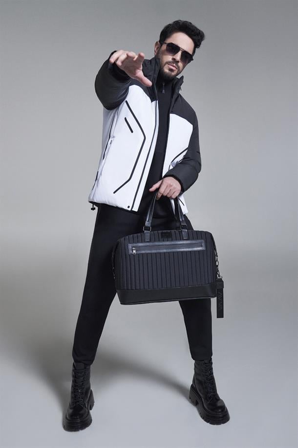 Siyah-Beyaz Kaztüyü Su İtici Rüzgar Geçirmez Gizli Kapüşonlu Dik Yaka Baskılı Mont