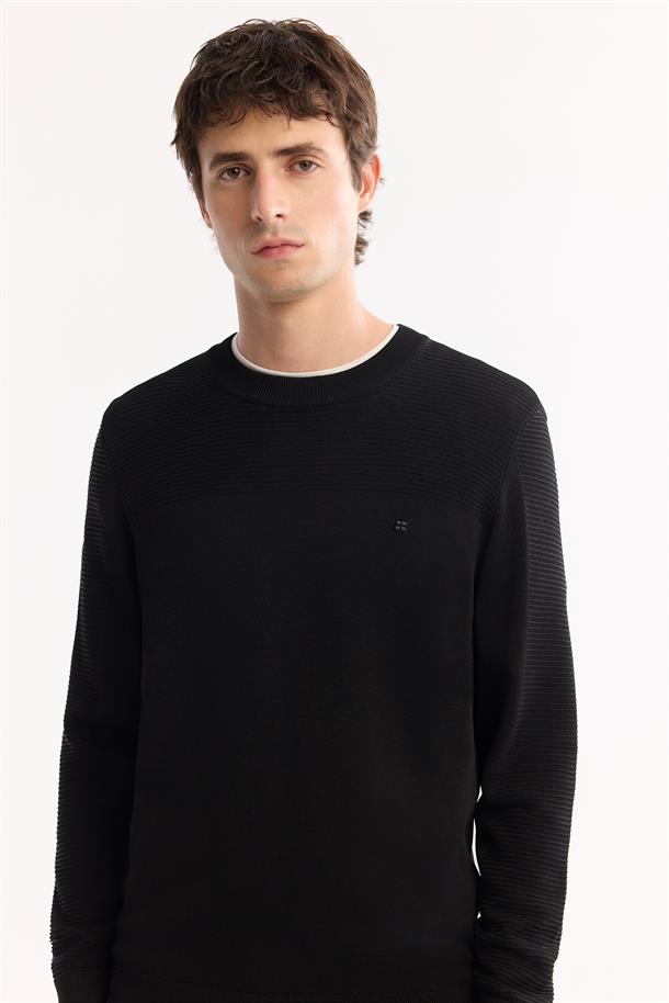 Siyah Bisiklet Yaka Rayon Tüylenmeyen Dokulu Triko Kazak