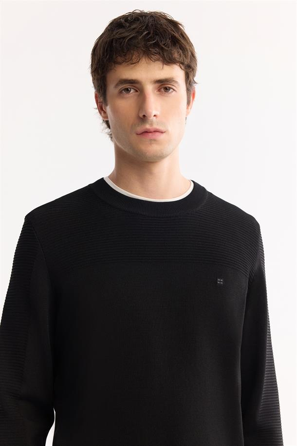 Siyah Bisiklet Yaka Rayon Tüylenmeyen Dokulu Triko Kazak