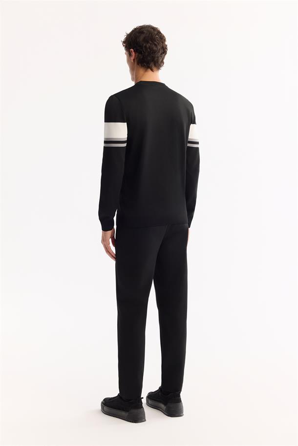 Siyah Bisiklet Yaka Çizgili Triko Kazak