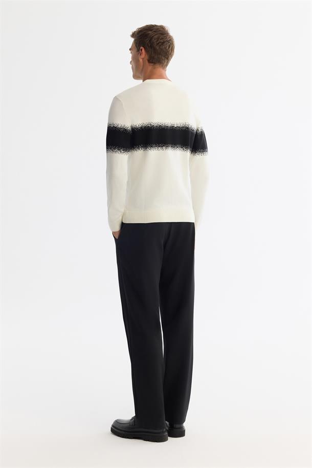 Siyah Bisiklet Yaka Çizgili Soft Touch Triko Kazak