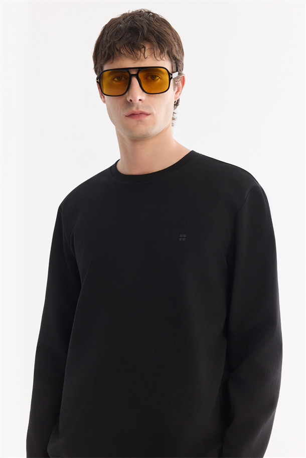Siyah Bisiklet Yaka Esnek Yumuşak Doku İnterlok Kumaş Basic Sweatshirt