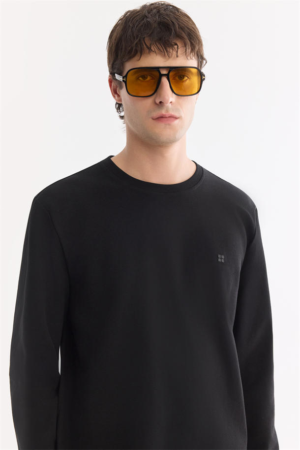 Siyah Bisiklet Yaka Esnek Yumuşak Doku İnterlok Kumaş Basic Sweatshirt