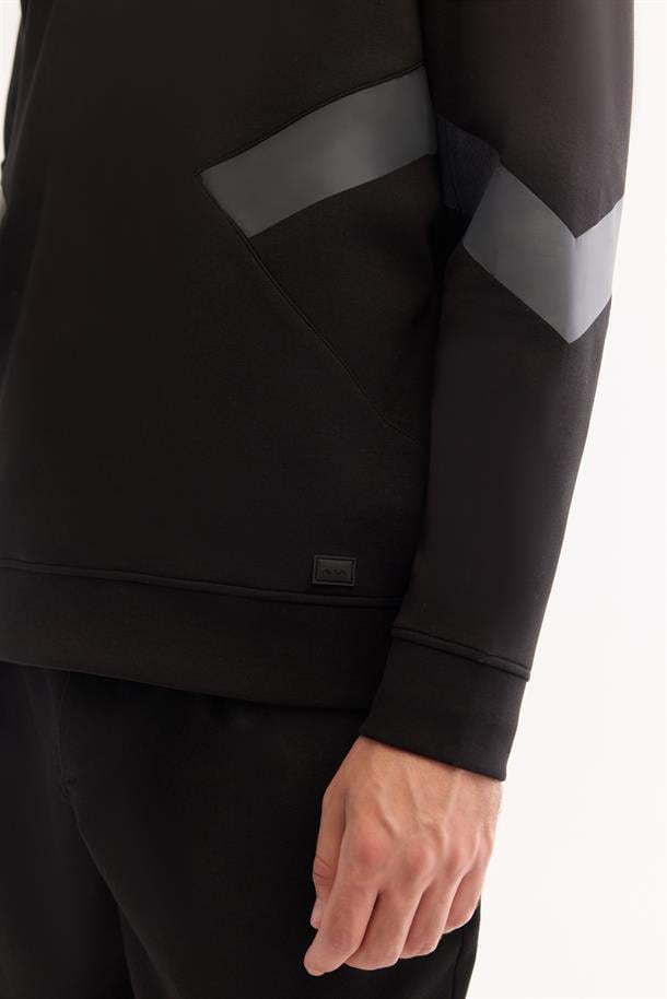 Siyah Bisiklet Yaka Kolay Ütülenen Bi-Stretch Baskılı Sweatshirt