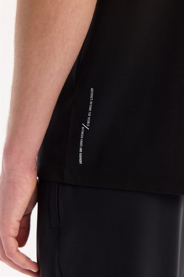 Siyah Bisiklet Yaka Nefes Alan Soft Touch Baskılı T-Shirt