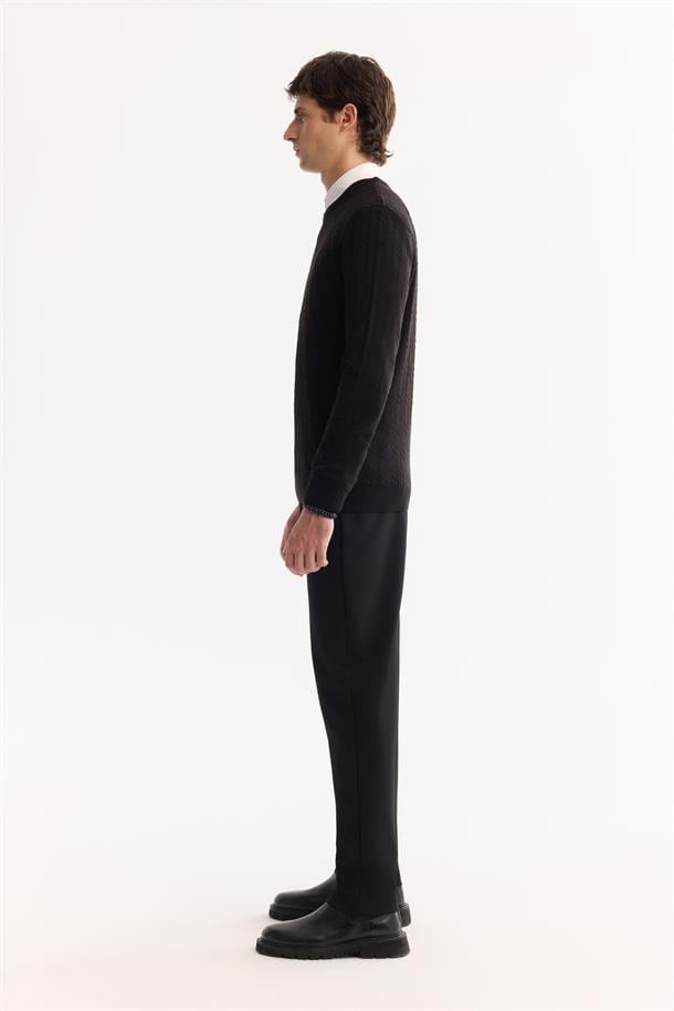 Siyah Bisiklet Yaka %100 Akrilik Dokulu Triko Kazak