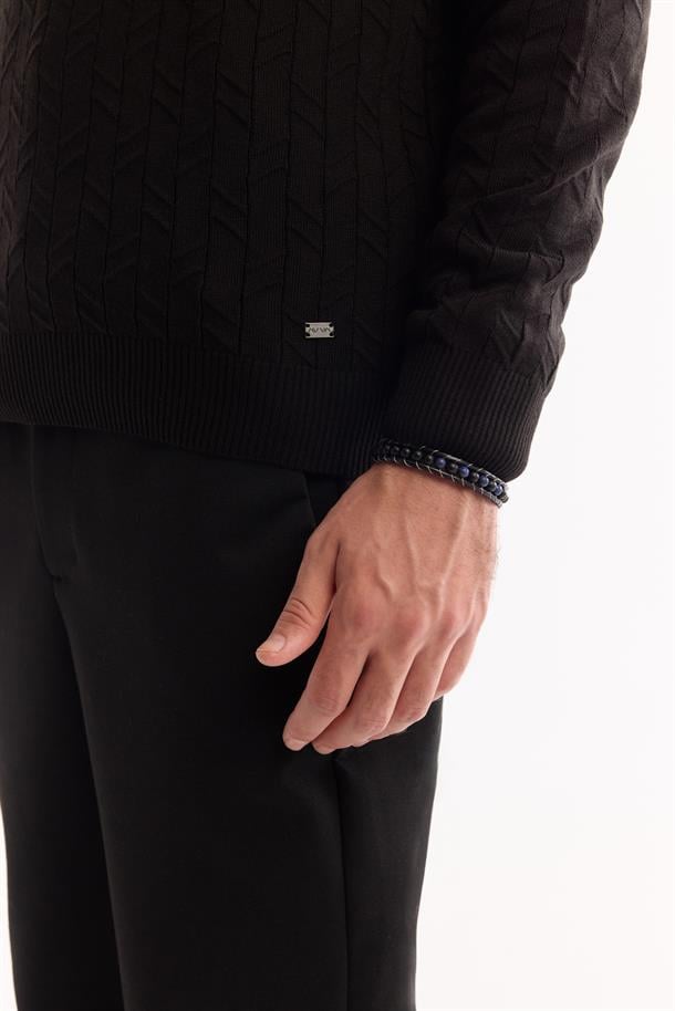 Siyah Bisiklet Yaka %100 Akrilik Dokulu Triko Kazak