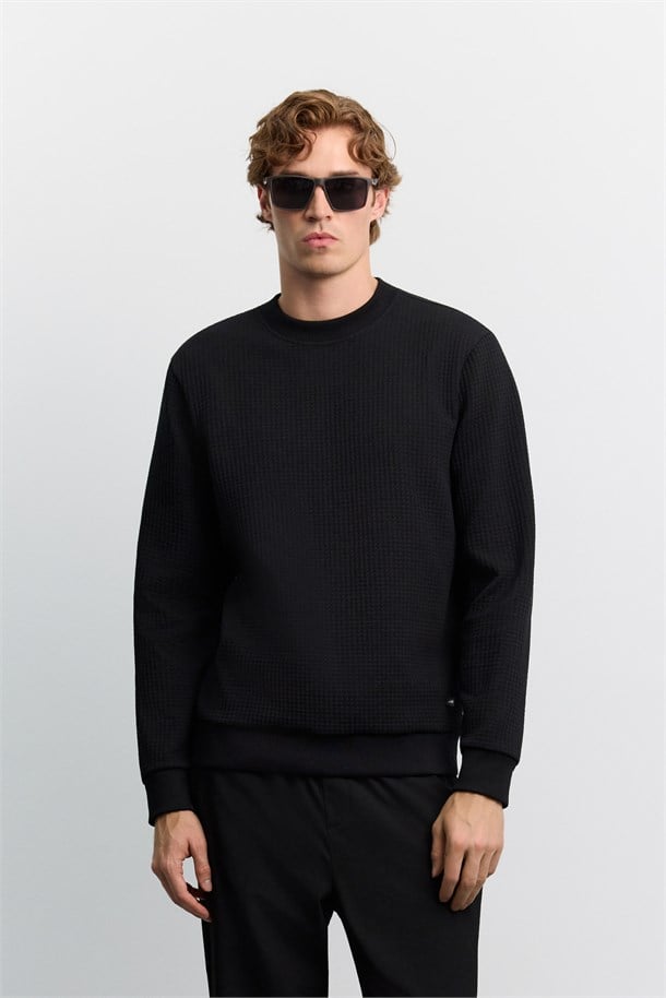 Siyah Bisiklet Yaka Kolay Ütülenen Jakarlı Sweatshirt