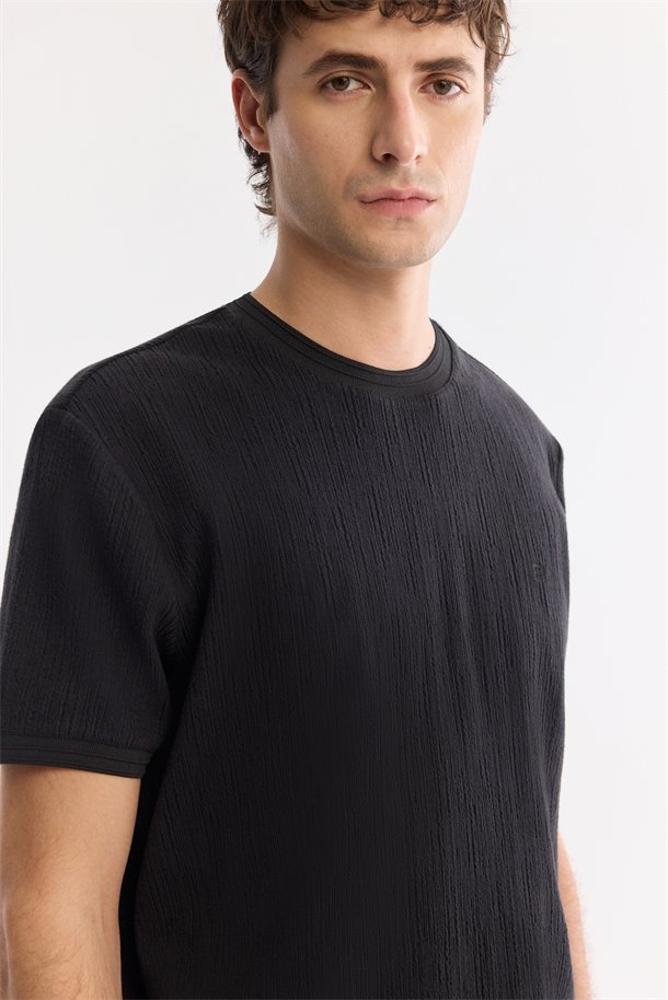 Siyah Bisiklet Yaka Pamuklu Elastan T-Shirt