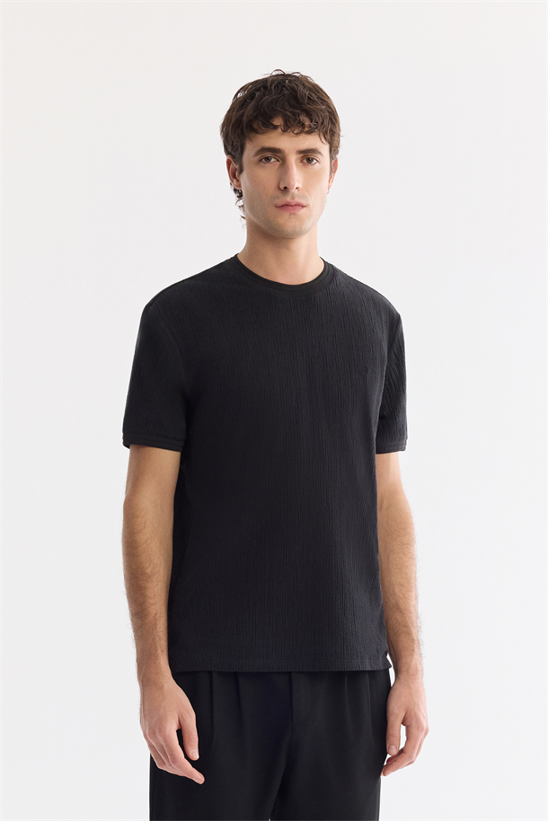 Siyah Bisiklet Yaka Pamuklu Elastan T-Shirt