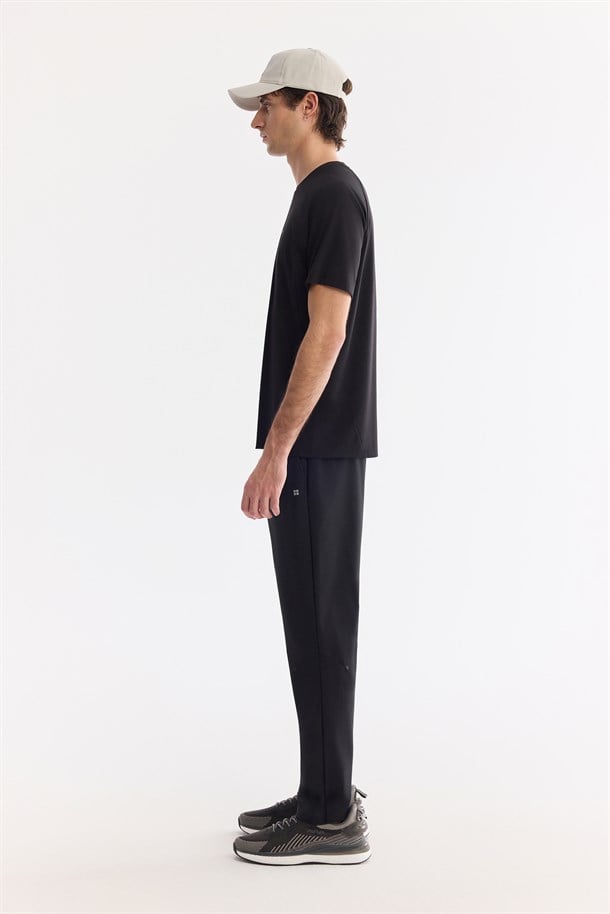 Siyah Bisiklet Yaka Baskılı Soft Touch Nefes Alan T-Shirt
