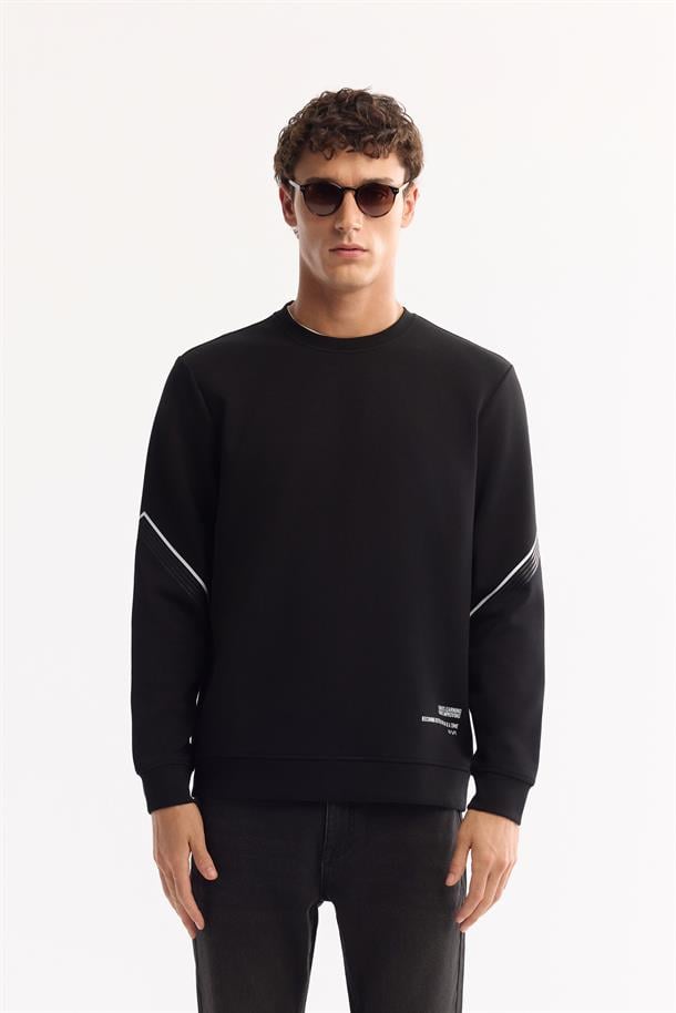 Siyah Bisiklet Yaka Kolay Ütülenen Bi-Stretch Baskılı Sweatshirt