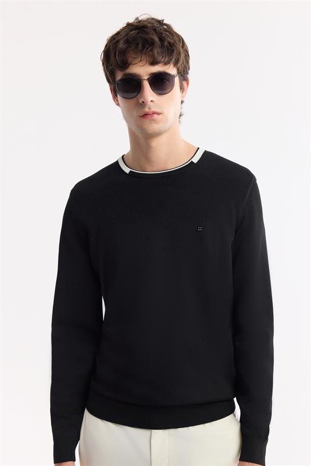 Siyah Bisiklet Yaka Dokulu Rayon Triko Kazak