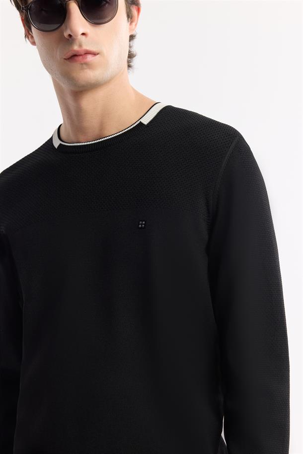 Siyah Bisiklet Yaka Dokulu Rayon Triko Kazak