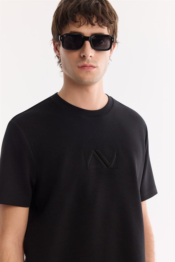 Siyah Bisiklet Yaka Baskılı İnterlok T-Shirt