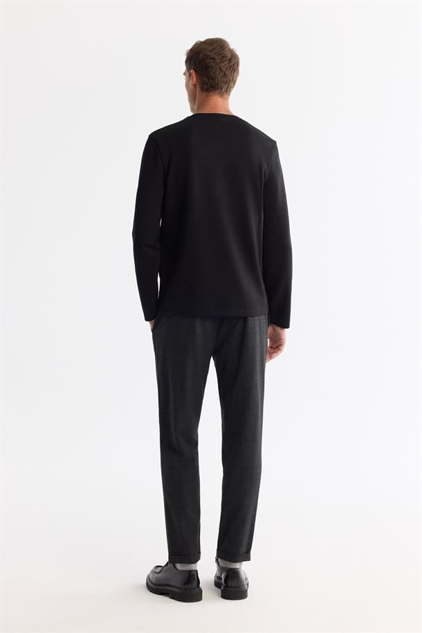 Siyah Bisiklet Yaka Pamuklu Basic Sweatshirt