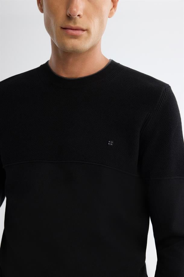 Siyah Bisiklet Çift Yaka Dokulu Pamuklu Triko Kazak