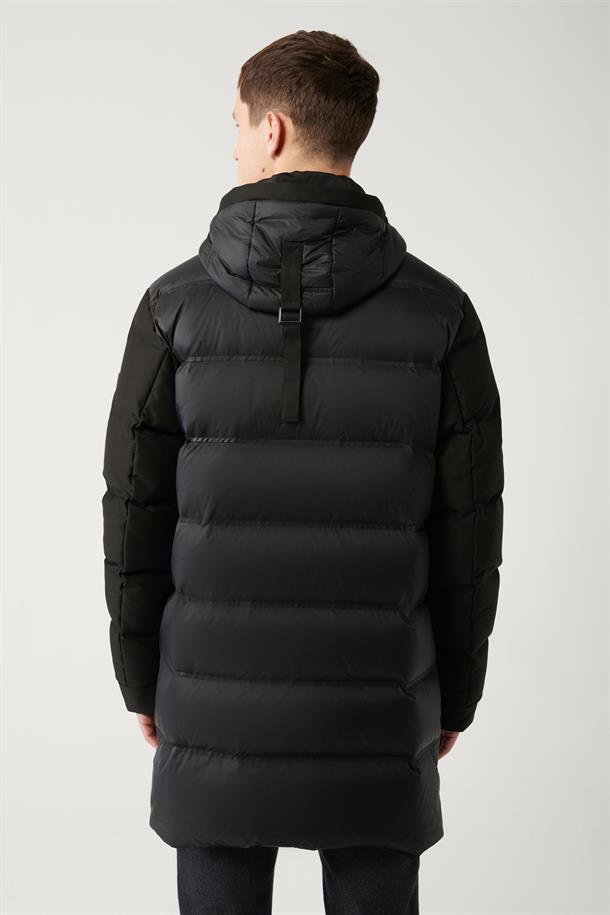 Siyah Çıkma Kapüşonlu Kaz Tüyü Dolgulu Su İtici Kumaşlı Mont 