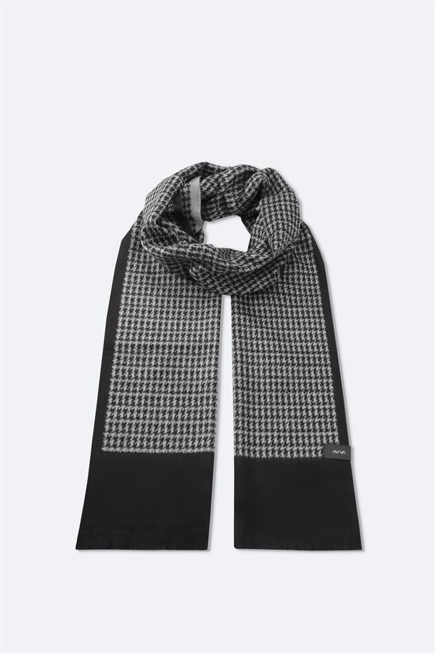 Siyah Desenli Püsküllü Şal