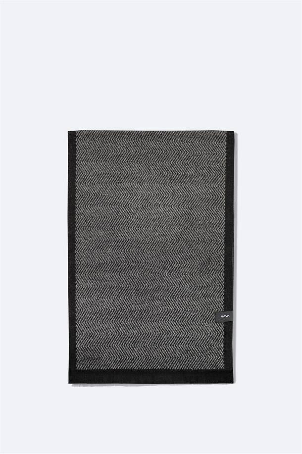 Siyah Desenli Püsküllü Şal