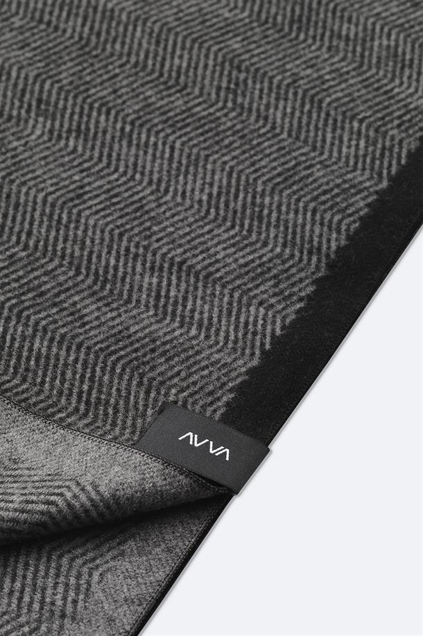 Siyah Desenli Püsküllü Şal