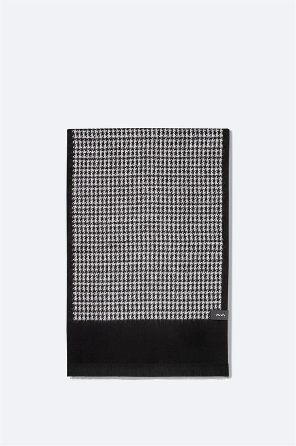 Siyah Desenli Püsküllü Şal