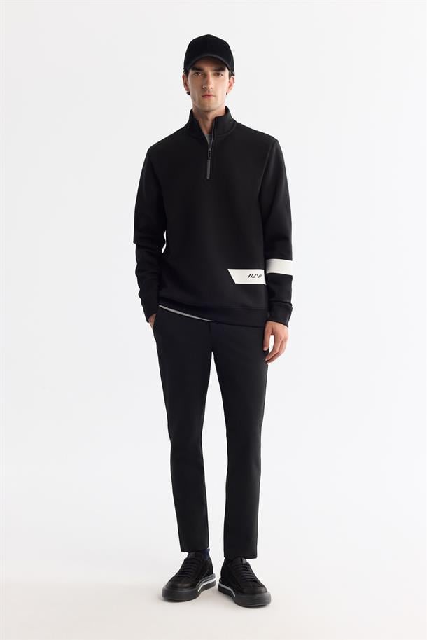 Siyah Dik Yaka Pamuklu Baskılı Elastan Sweatshirt