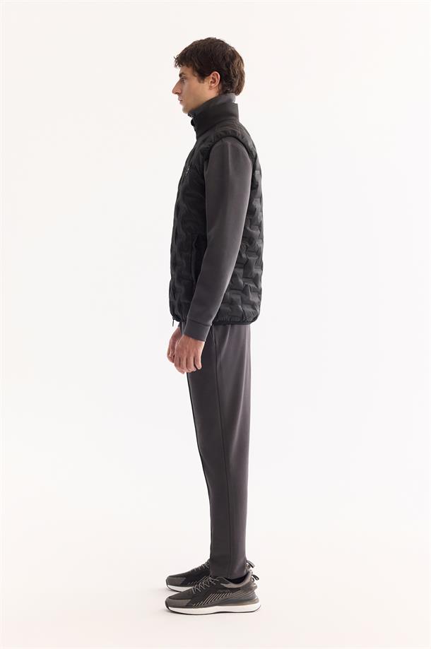 Siyah Dik Yaka Su İtici Rüzgar Geçirmez Hafif Şişme Yelek