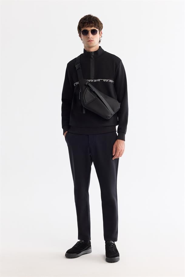 Siyah Dik Yaka Fermuarlı Baskılı Pamuklu Sweatshirt