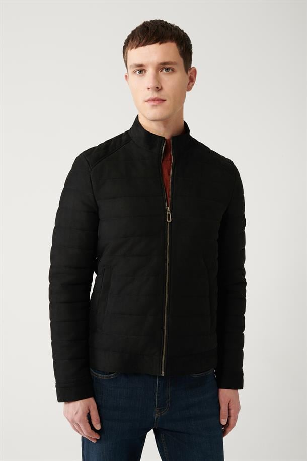 Siyah Dik Yaka Kapitone Elyaflı İnce Mont