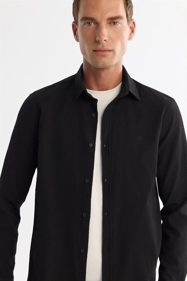 Siyah Düğmeli Yaka Pamuklu Kolay Ütülenen Gömlek