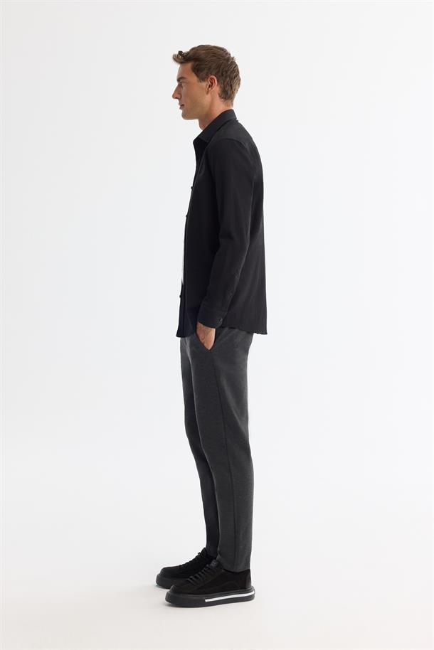 Siyah Düğmeli Yaka Pamuklu Kolay Ütülenen Gömlek