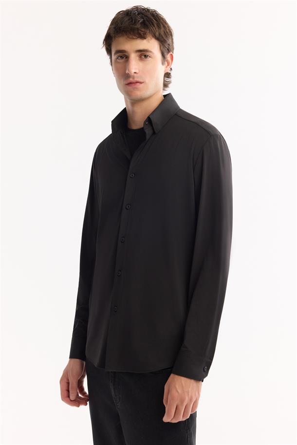 Siyah Düğmeli Yaka Hızlı Kuruyan Non-Iron Gömlek