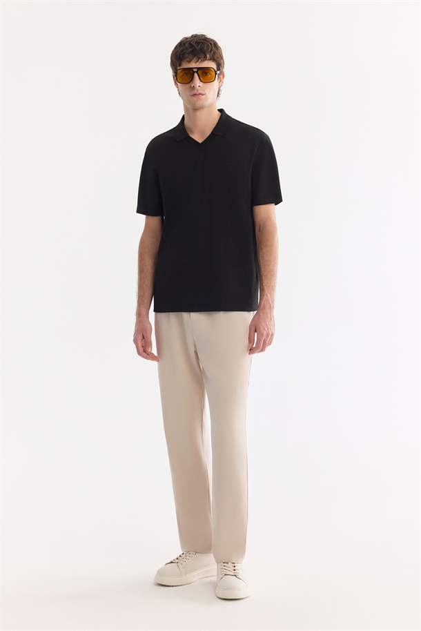 Siyah Pamuklu Kıvrılmaz Polo Yaka Düğmesiz T-Shirt