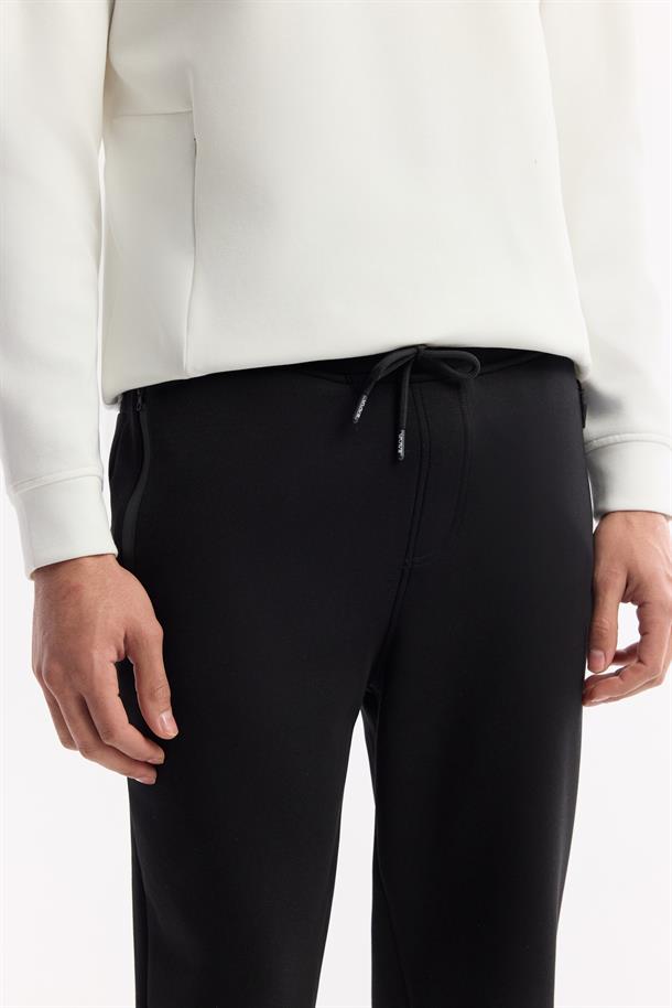 Siyah Beli Lastikli Bağcıklı Bi-Stretch Eşofman Altı